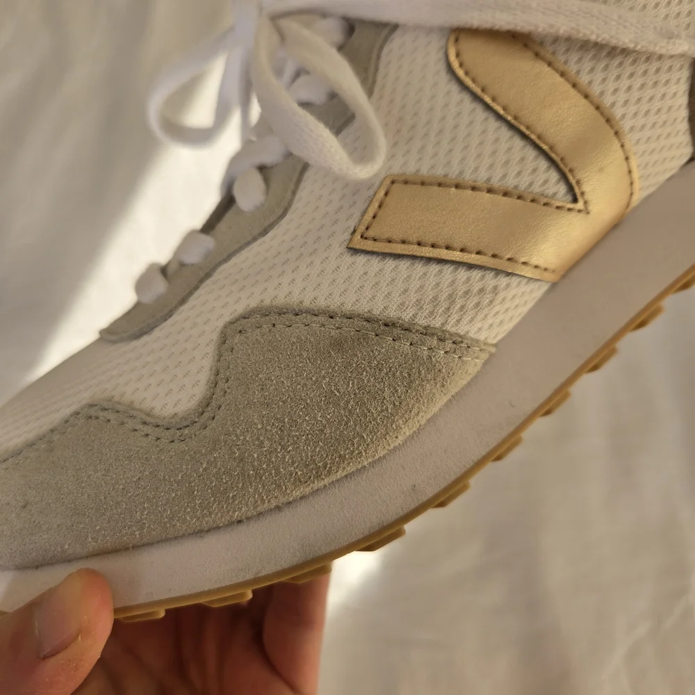 Veja White and Beige Runners Sneakers